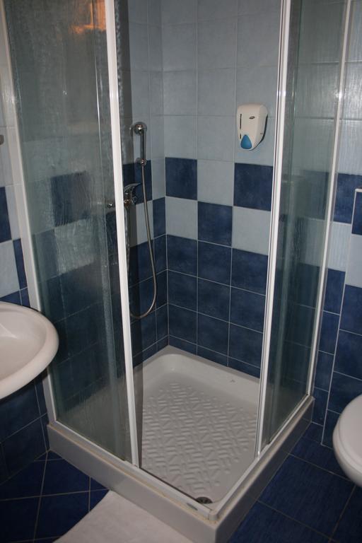 Guest House Klub Kovac Naklo Habitación foto